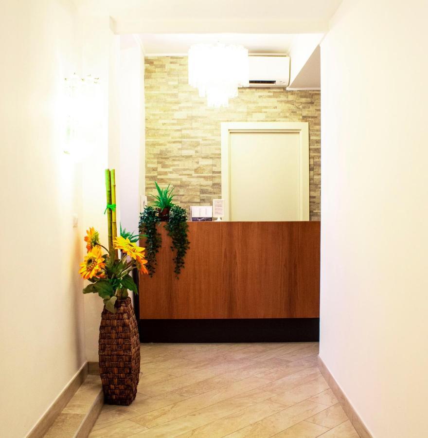 Hotel Capri Рим Экстерьер фото